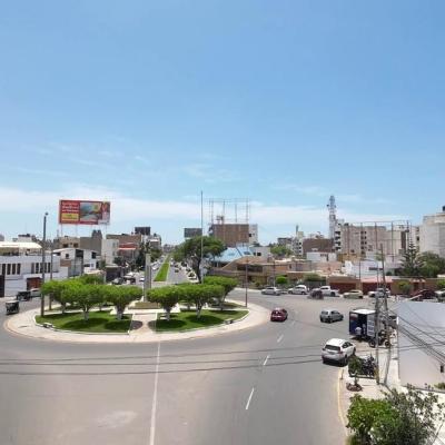 VENTA DE CASA EN CALLE LOS SAUCES, URB. SANTA VICTORIA